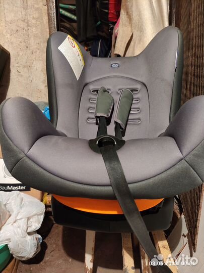 Продаю детское автокресло chicco cosmos