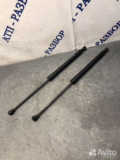 Упор багажника Renault Kaptur