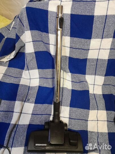 Телескопичнская щётка Redmond пылесоса