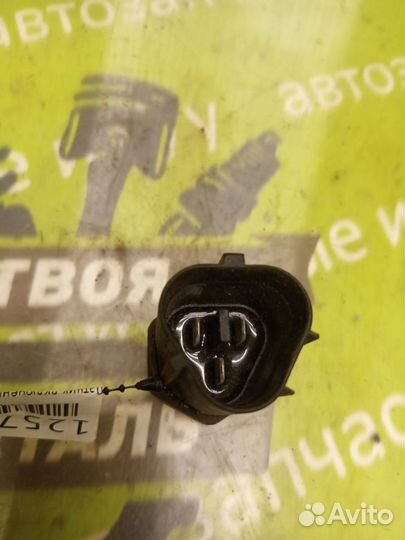 Датчик включения вентилятора Skoda Octavia A4 1.4