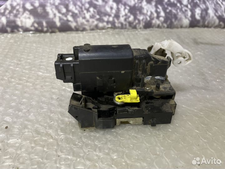 Замок задней левой двери электрич. Largus Ларгус