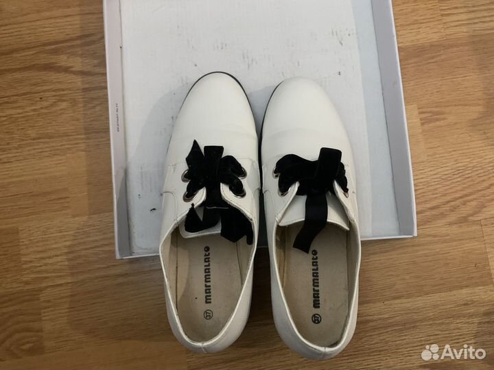 Туфли женские белые