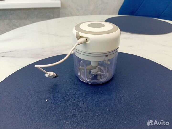 Аккумуляторный измельчитель для чеснока