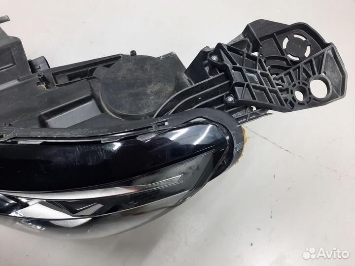 Фара левая peugeot 3008 / 5008 2016-2020 981047818