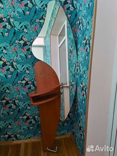 Зеркало с полкой подвесное для прихожей