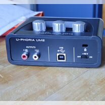 Звуковая карта behringer u-phoria um2