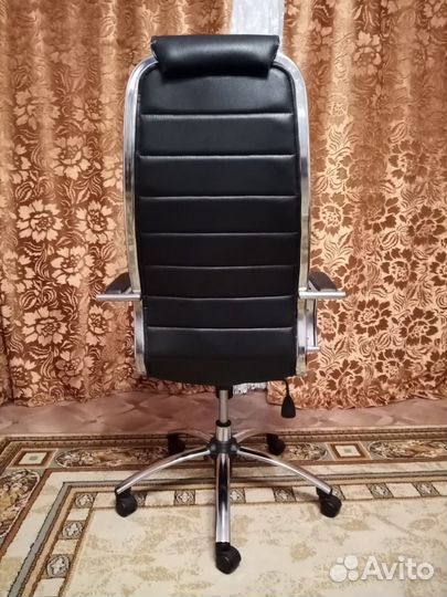 Компьютерное кресло