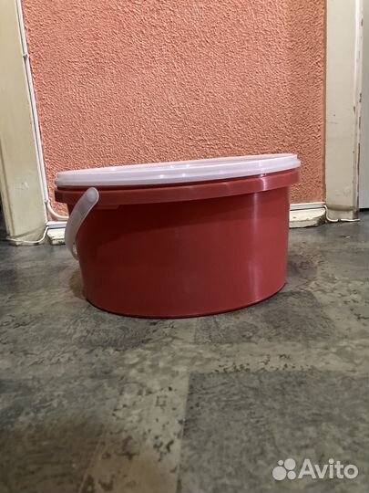 Ведро пластиковое с крышкой