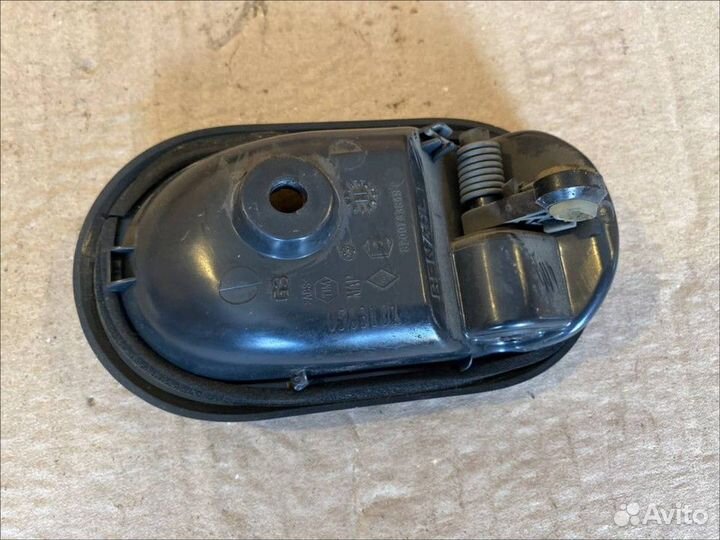 Ручка двери внутренняя левая Renault Logan