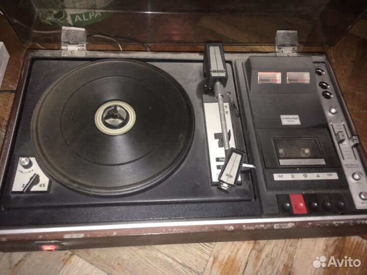 Проигрыватель винила СССР