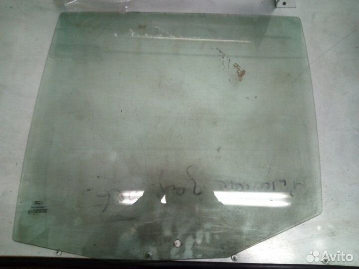 Стекло двери заднее левое Ford Fusion 2002-2012