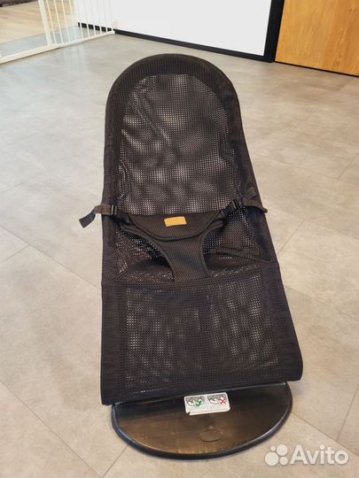 Детский шезлонг Luxmom с игрушками