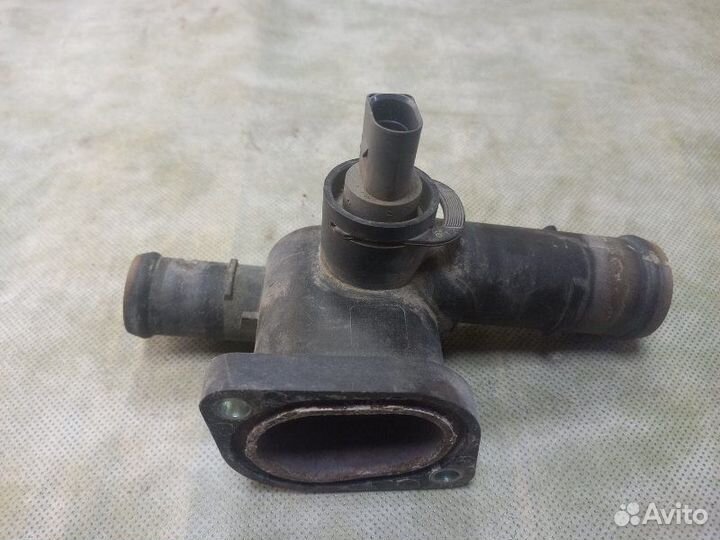 Фланец системы охлаждения Skoda Oktavia BSE