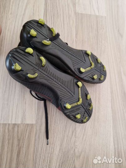 Футбольные бутсы nike