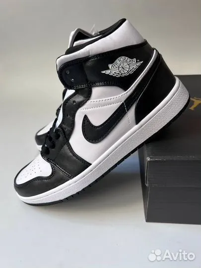 Nike air jordan 1 mid черно-белые