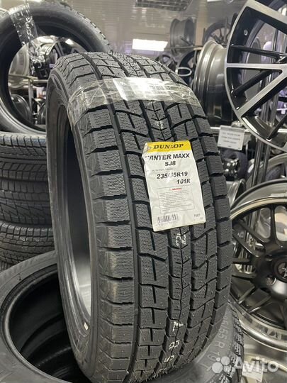 Dunlop Winter Maxx SJ8 235/55 R19 105R