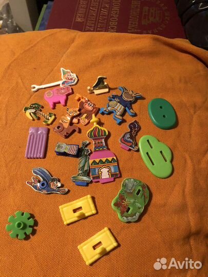 Россыпь от коллекций киндер сюрприз