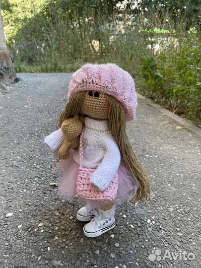 Вязаная интерьерная кукла тильда ручной работы