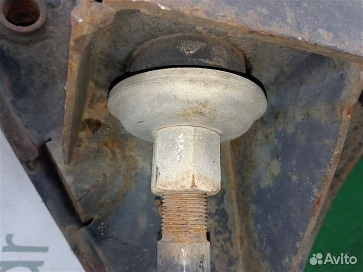 Подрамник передний Mitsubishi Delica Truck SKF2TM