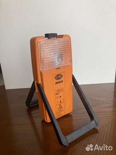 Аварийный сигнальный фонарь Hella 3003