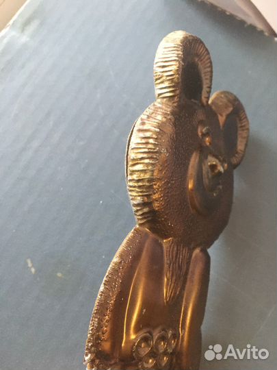 Олимпийский медвежонок и флажок времен СССР