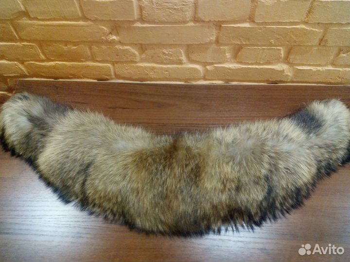 Меховой воротник енот