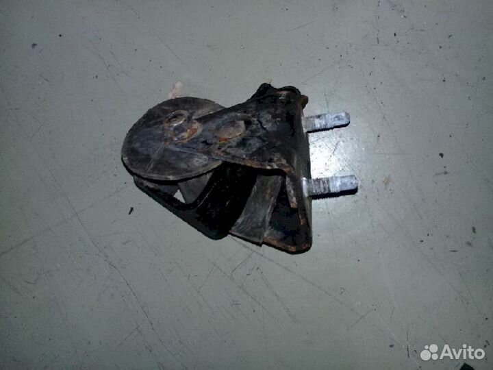 Опора двигателя (подушка двс) Toyota задняя 12371