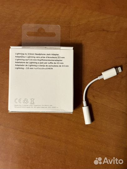 Переходник Apple lightning - mini jack 3.5