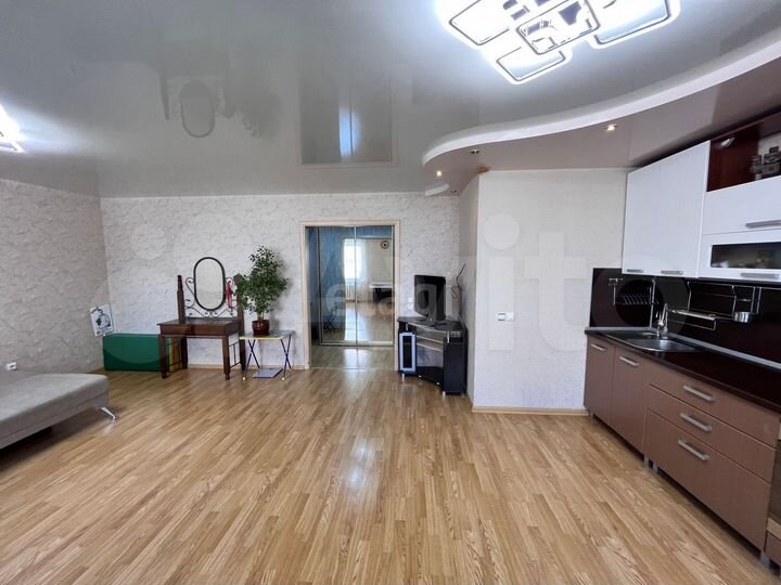 3-к. квартира, 80 м², 3/9 эт.