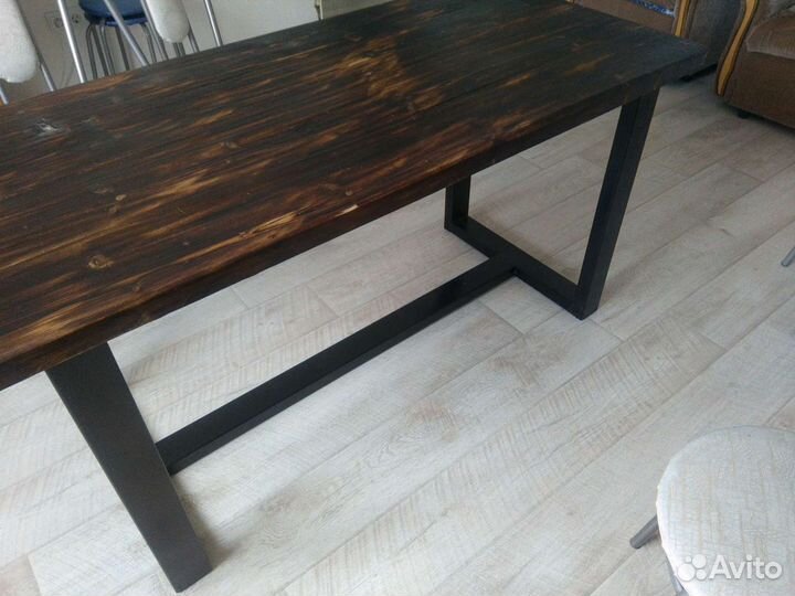 Кухонный стол