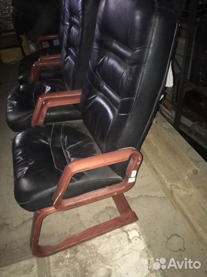 Кресло руководителя / для переговоров