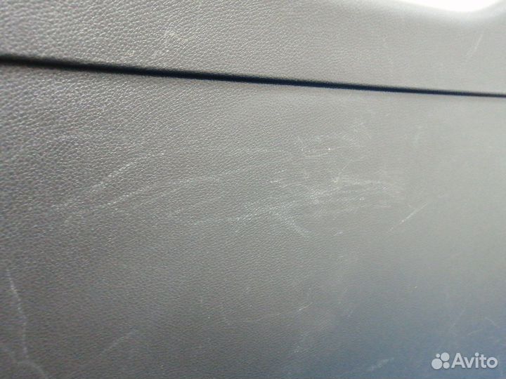 Обшивка крышки багажника A1667403500 Mercedes-Benz