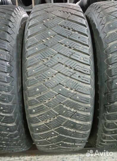 Goodyear UltraGrip Ice Arctic SUV 225/65 R17 99W