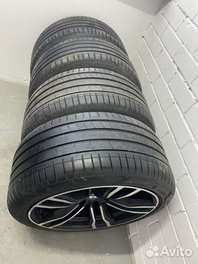 Pirelli P Zero 275/40 R21 и 315/35 R21 111Y