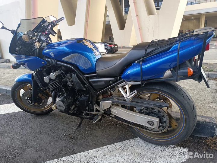 Yamaha FZ400