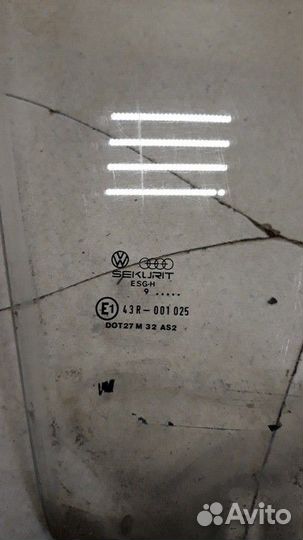 Стекло двери передней правой Volkswagen Passat
