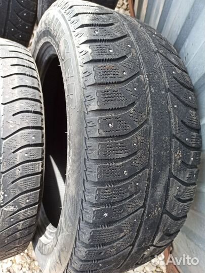 Bridgestone Ice Cruiser 7000 235/55 R18 104