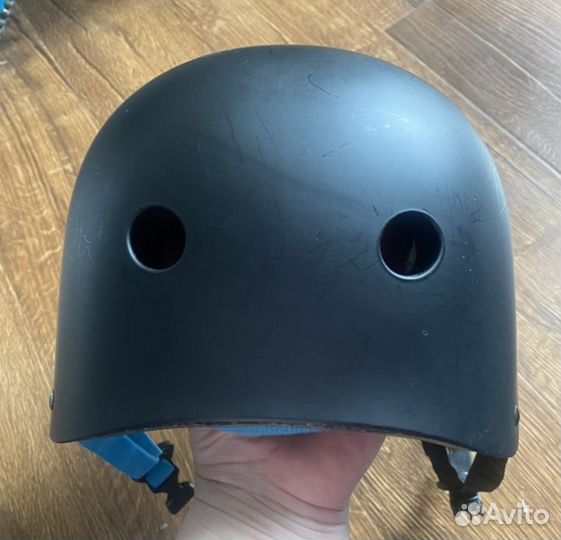 Шлем для трюкого самоката скейта