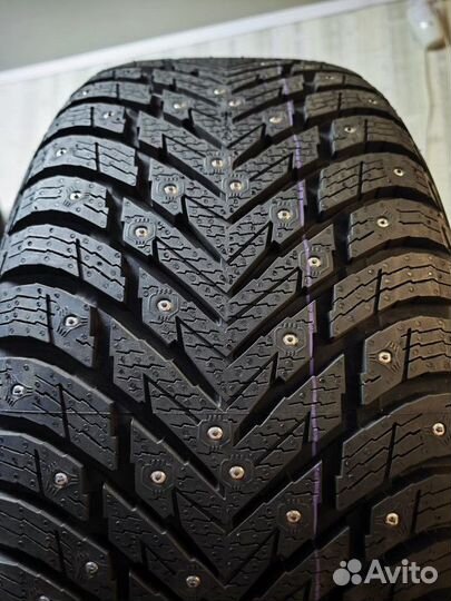 Nokian Tyres Hakkapeliitta 10p SUV 275/55 R20 117T