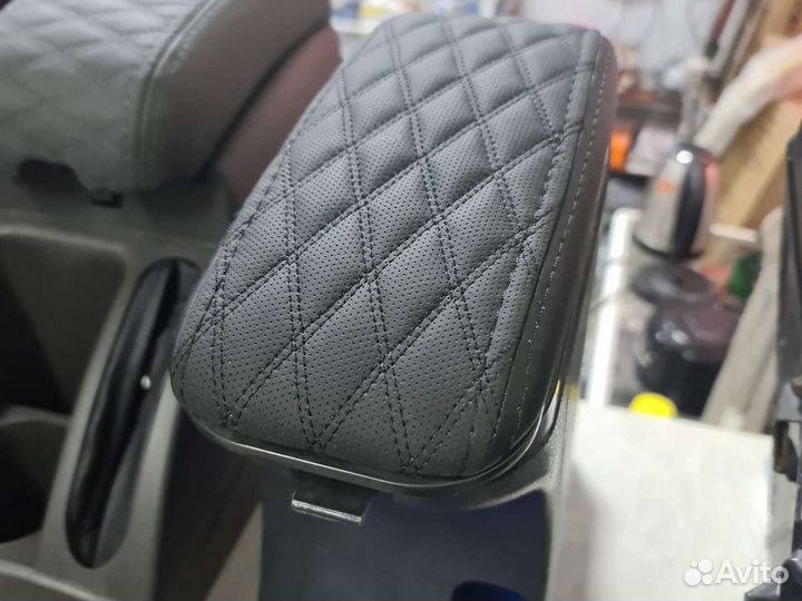 Подлокотник Кобальт выдвижной Равон