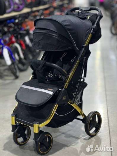 Коляска прогулочная всесезонная лёгкая