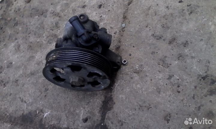 Насос гидроусилителя на Хонда Элемент 06г