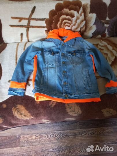 Куртка женская джинсовая