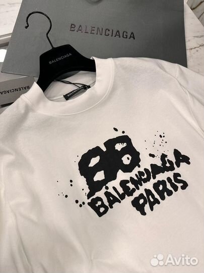 Balenciaga футболка женская