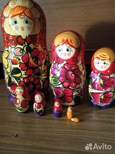 Глобус. Цветы, матрёшки