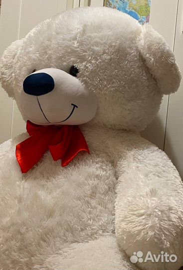 Большой плюшевый мишка