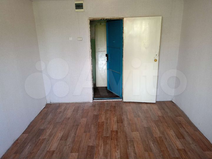 Комната 14 м² в 8-к., 5/10 эт.