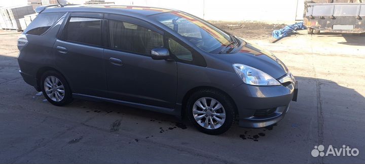Honda Fit Shuttle 1.3 CVT, 2011, 66 000 км