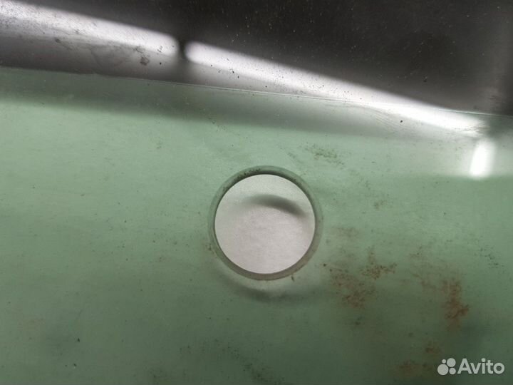 Стекло двери заднее левое (Ford Mondeo)