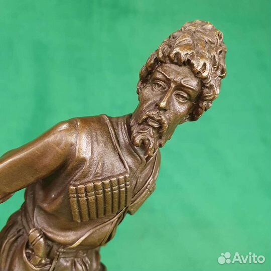 Скульптура бронза Линейный казак 2 заметил врага